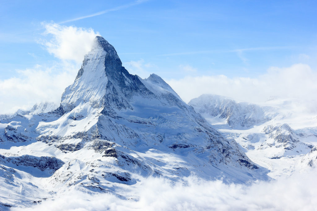 Das Matterhorn im Winter mit Schnee