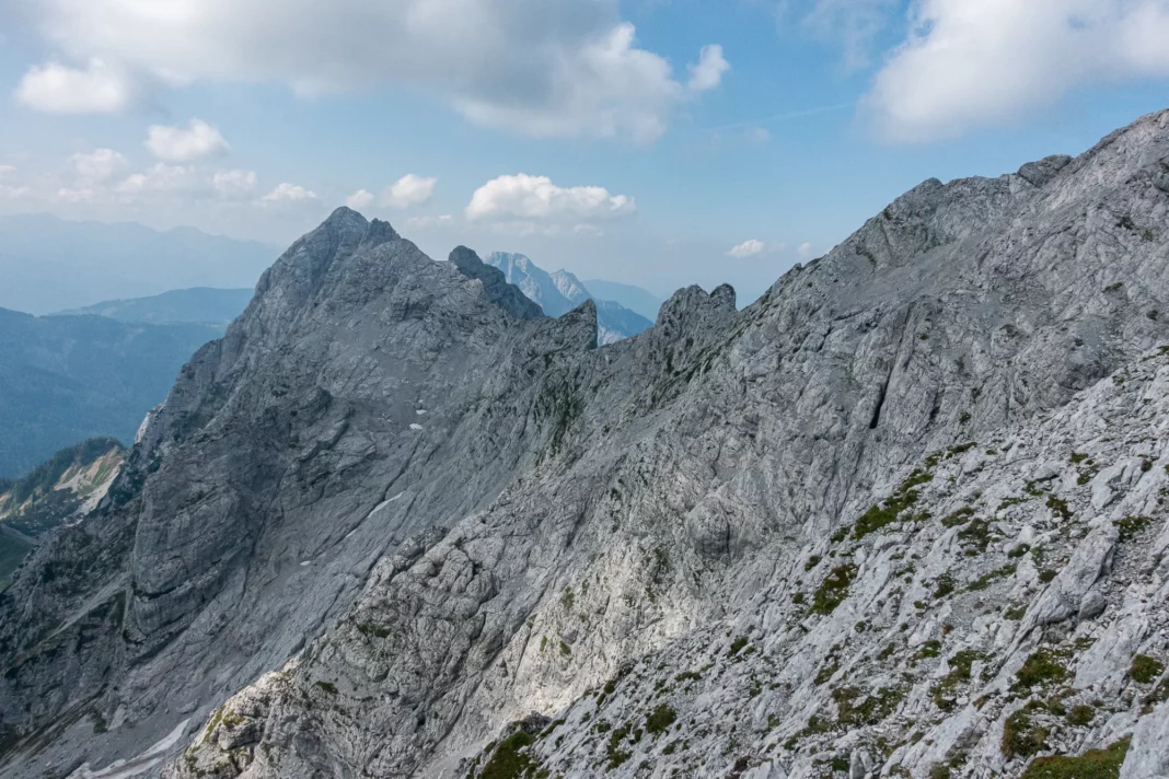 Blick zurück auf den Gipfelgrat des Hochtors