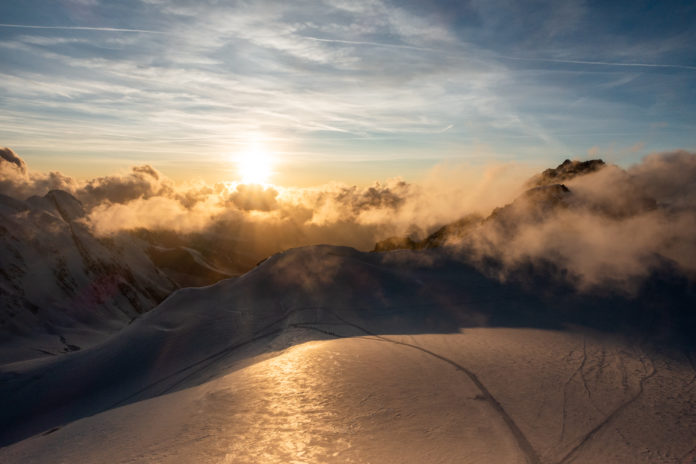 Sonnenuntergang am Gipfel der Signalkuppe