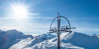 Gipfelkreuz des Mureck im Winter