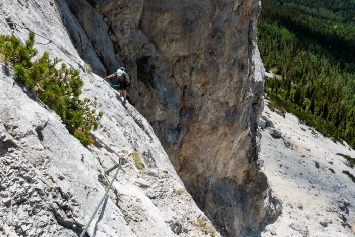 Kletterin im Haidsteig auf die Rax
