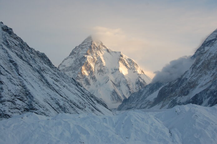 K2 von Süden aus betrachtet