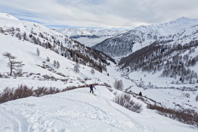 Skitourengeher am Weg auf das Gaishörndl im Villgratental
