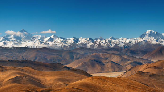 Panorama vom Himalaja mit Mount Everest und Cho Oyu