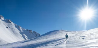 Skitourengeher am Weg zur Filzmooshöhe