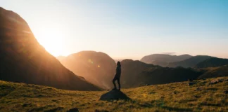 Wanderer bei Sonnenuntergang