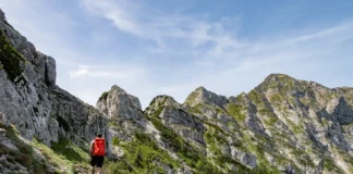 Wanderer am Rauhen Kamm auf den Ötscher