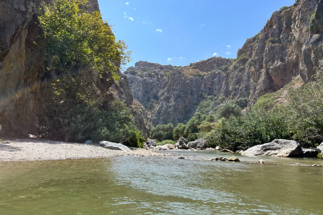 Ein absolutes Highlight: Der Kissano Faraggi Fluss am Strand von Preveli