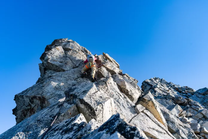 Bergsteiger am Detmolder Grat auf die Hochalmspitze