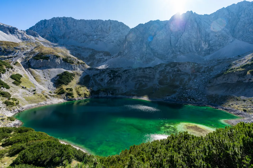 Blick von der Coburger Hütte runter zum Drachensee