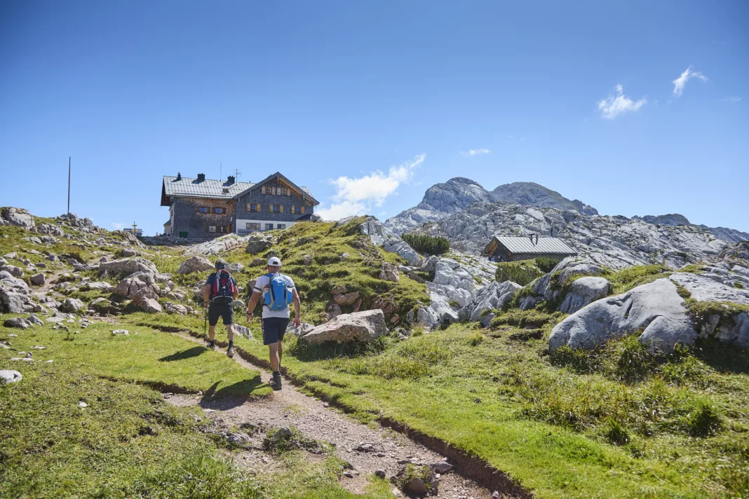 Tagesziel der 3. Etappe: Das Ingolstädter Haus (2.119 m) im Steinernen Meer © Daniel Roos