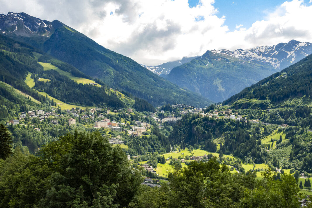 Der wunderbare Blick vom Höhenweg nach Bad Gastein