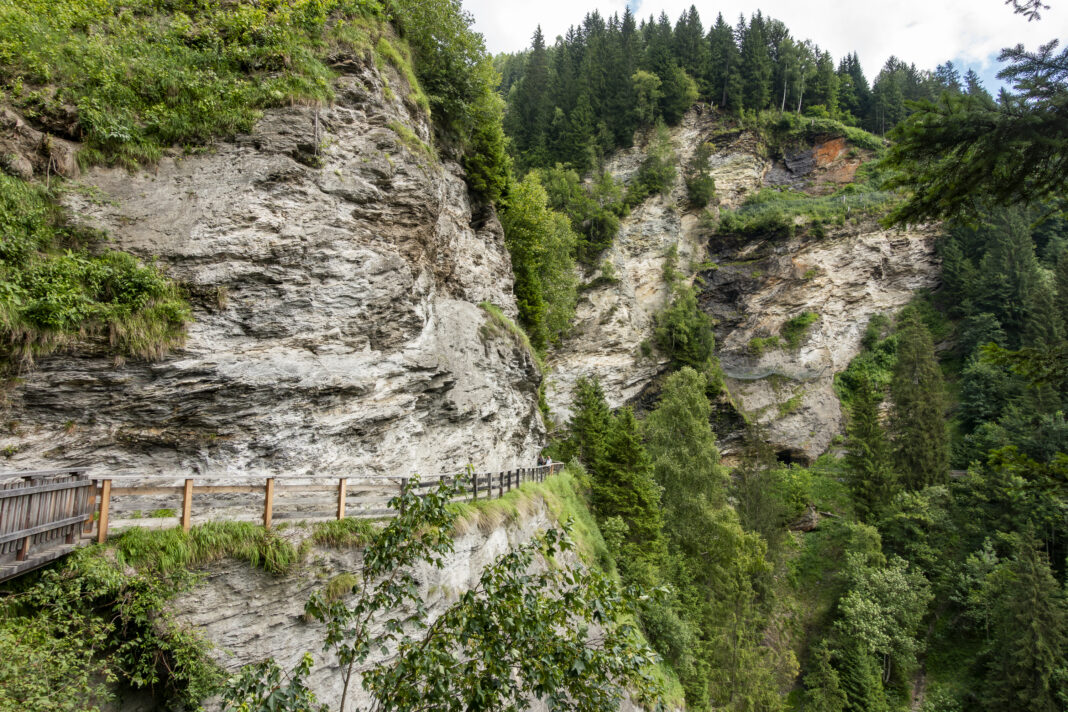 Naturhighlight am Höhenweg: die Gadaunerer Schlucht