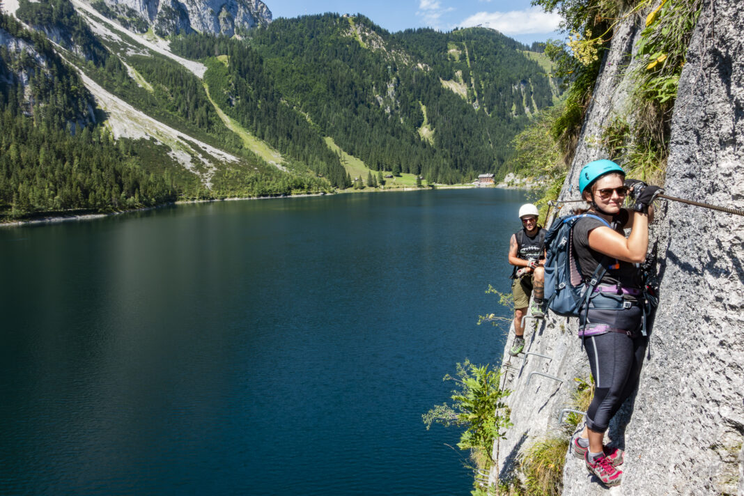 In der Querung (bis C) über dem Gosausee