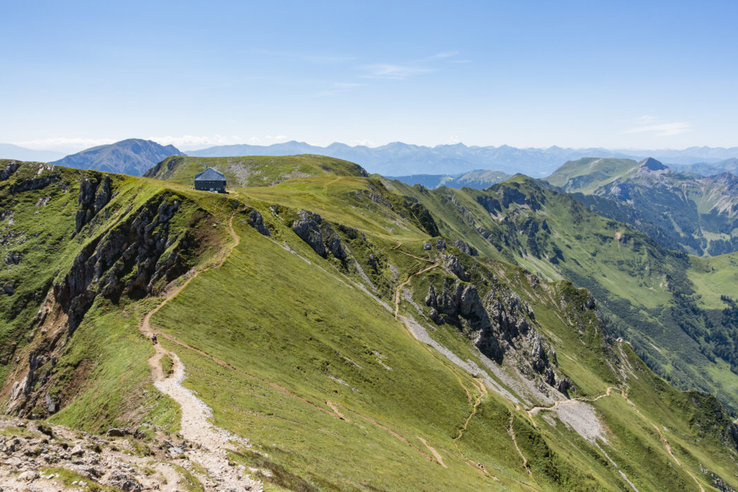 Blick vom Gipfel zur Reichensteinhütte