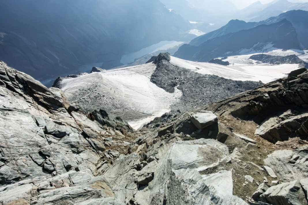 Blick von oben in das felsige Glocknerleitl