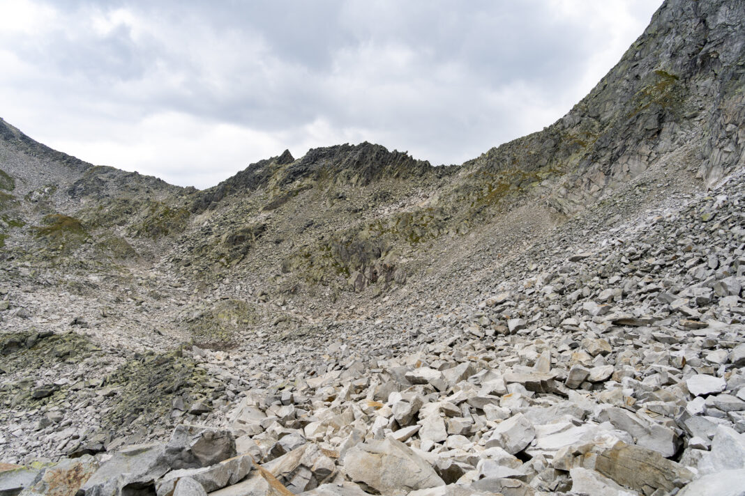 Blick zurück zur Keesnickelscharte und das weglose, teils steile Abstiegsgelände