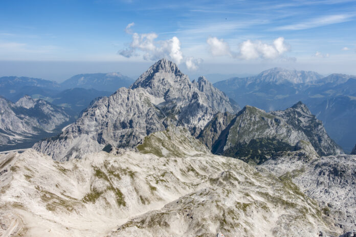 Blick vom Gipfel des Großen Hundstod auf den Watzmann