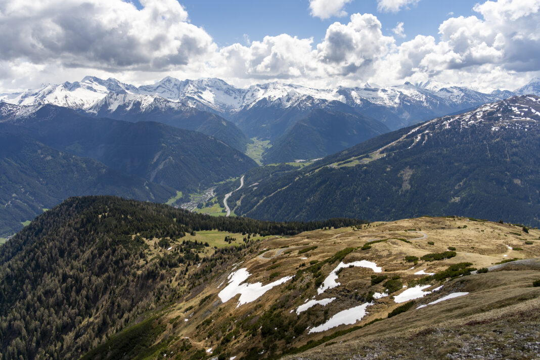 Blick vom Gipfel Richtung Südosten ins Venntal