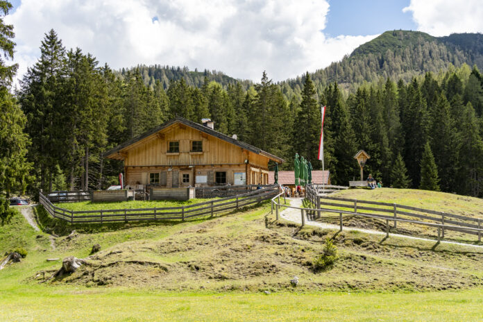 Die Matreier Ochsenalm kurz vor Maria Waldrast lädt zur letzten Stärkung ein