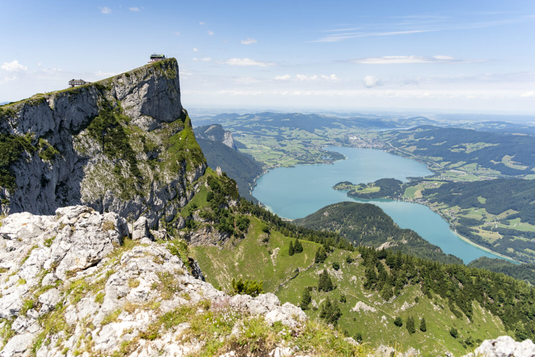 Der fantastische Blick von der Spinnerin hinüber zum Schafberg