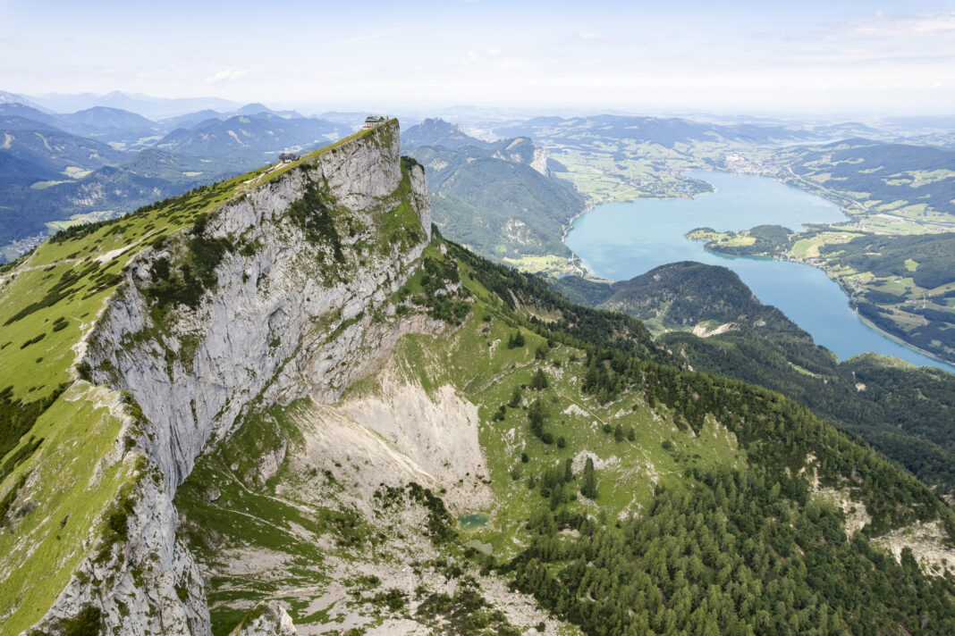 An der Nordseite bricht der Schafberg steil ab