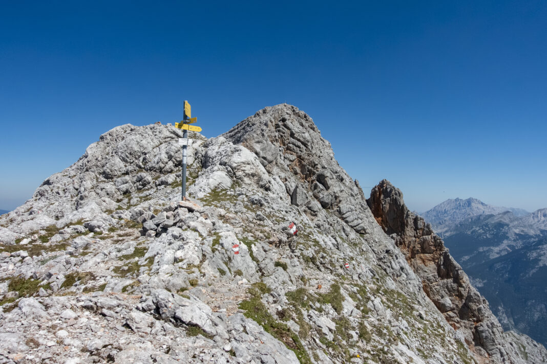 Die Kuchlnieder ist die Einsattelung zwischen Birnhorn und Kuchelhorn, dem zweithöchsten Gipfel der Leoganger Steinberge