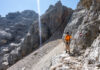 Beim Abstieg, im Hintergrund links das Birnhorn