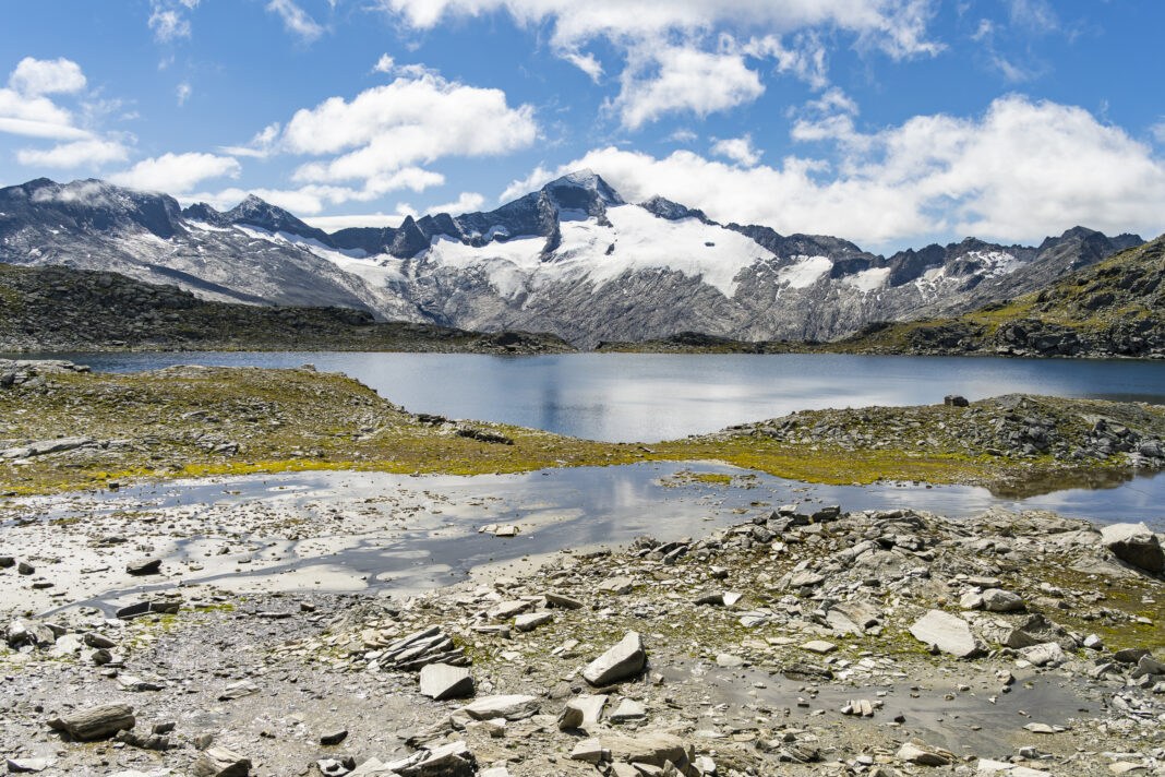 Wunderbar alpin: der Obere Schwarzhornsee mit der Hochalmspitze im Hintergrund