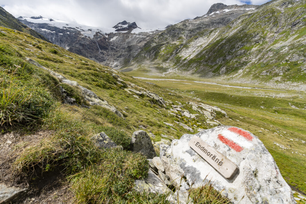 Blick zurück zum Ankogel (links)