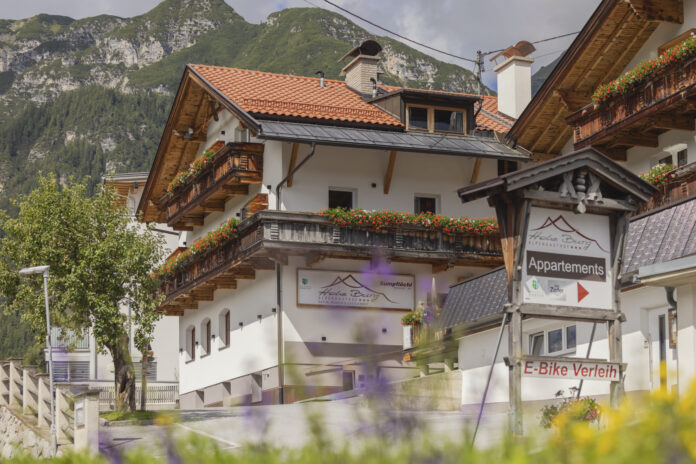 Alpengasthof Hohe Burg von außen