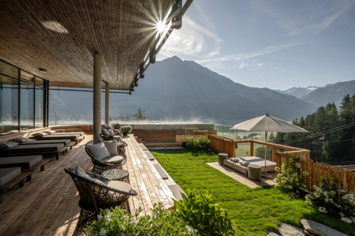 Infinity Pool im Das Goldberg