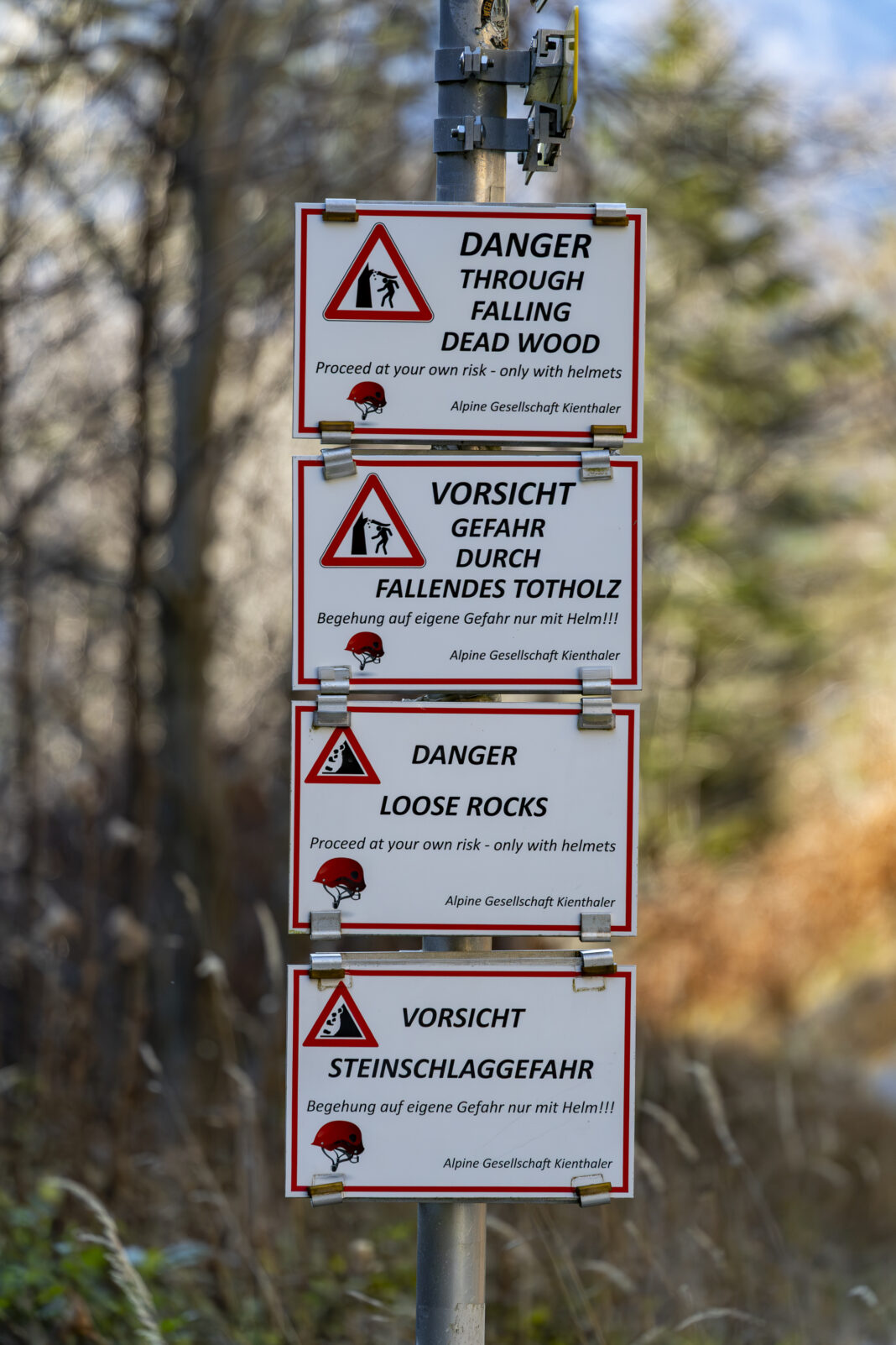 Warntafel beim Eingang zur Klamm