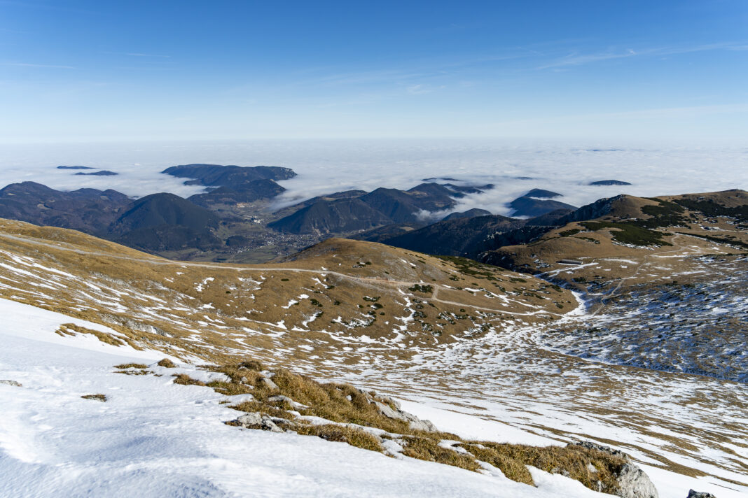 Ein Nebelmeer so weit das Auge reicht