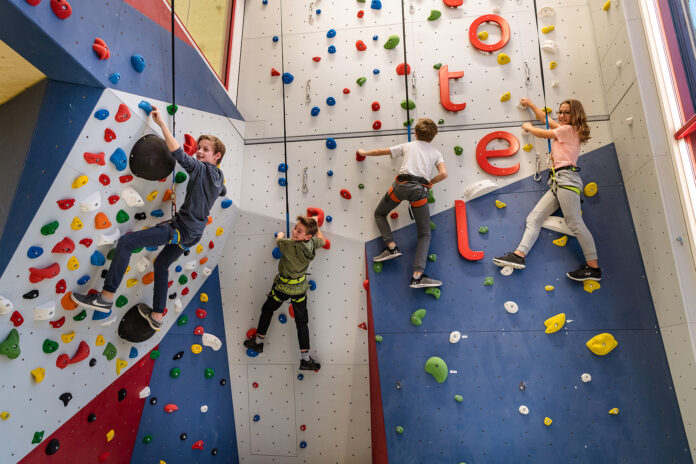 Kletterwand im Zauchenseehof