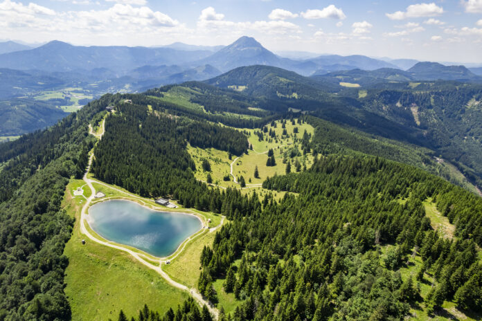Drohnenaufnahme des Speichersees am Hennesteck