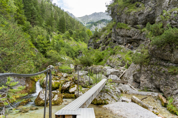 Letzte Meter zum Wasserfall