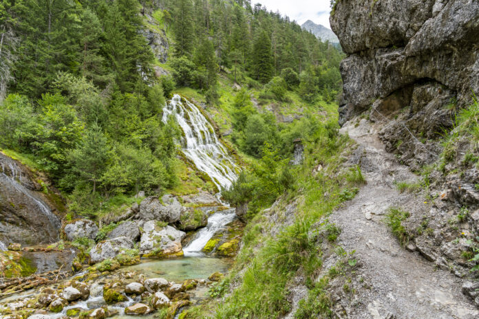 Die letzten Meter zum Wasserfall sind noch einmal richtig alpin
