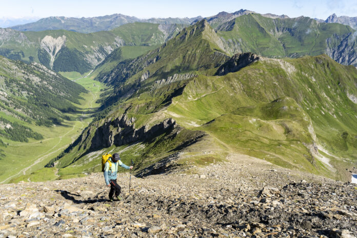Das Gras weicht dem alpinen Ödland
