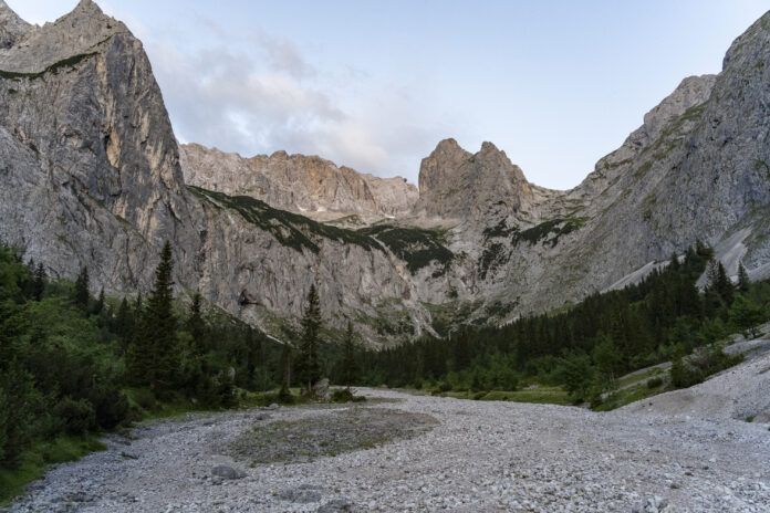 Start kurz vor Sonnenaufgang im Höllental