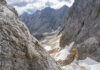Zugspitze (2.962 m): Traumtour durch das Höllental Kletterer im zweiten Teil des Klettersteigs auf die Zugspitze