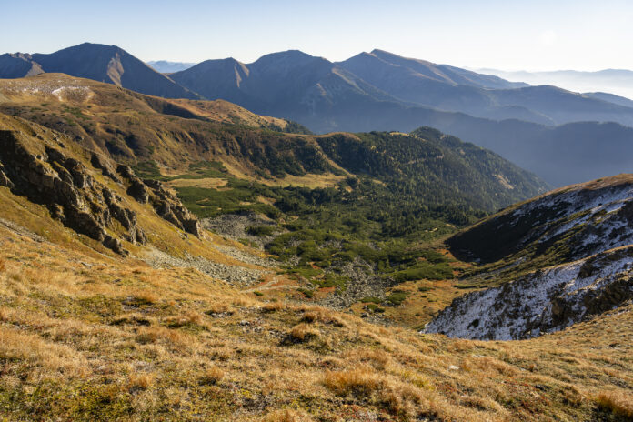 Blick hinunter auf die Sundlalm
